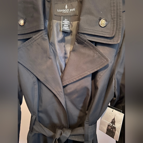 London Fog Women's Elegant Black Trench Coat-NWT - Picture 3 of 4